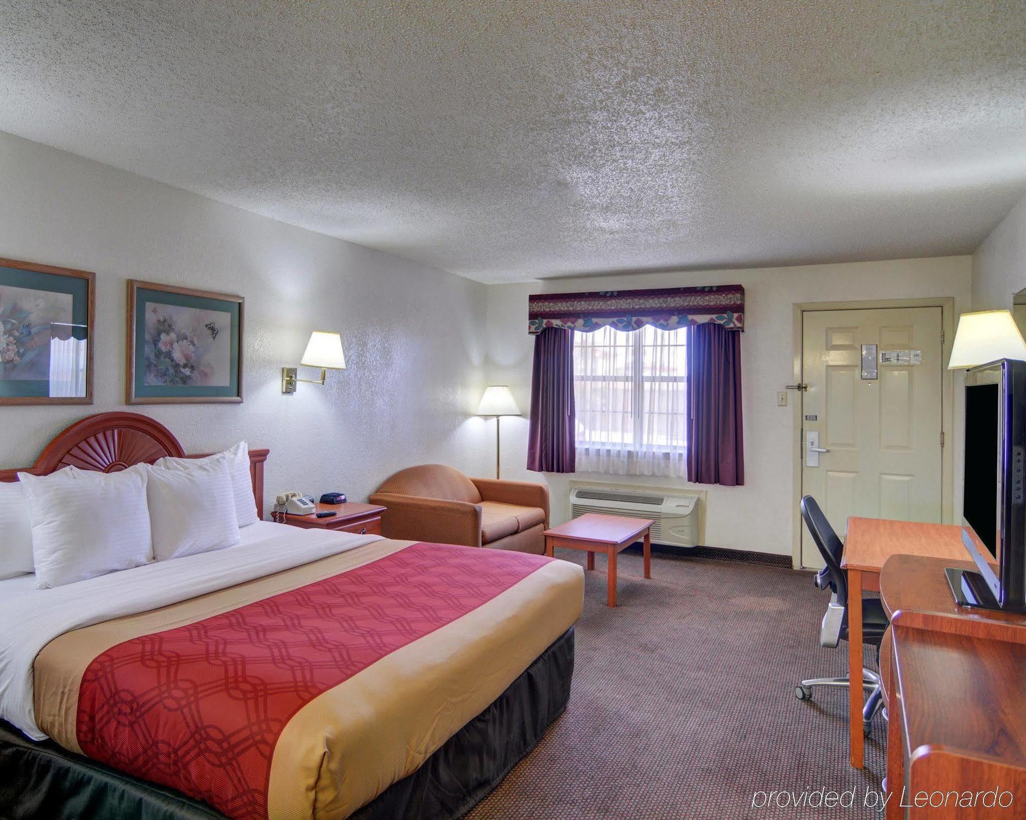 Hotel Super 8 By Wyndham Decatur Texas Exterior foto